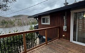 Chalet Alpin Suisse Au Bord Du Lac